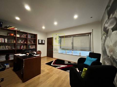 Moradia T4+1