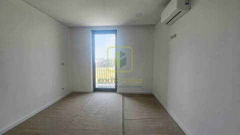 Apartamento T4 em Construção