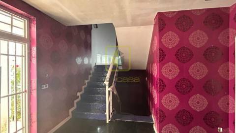 Moradia T4 a poucos passos da praia
