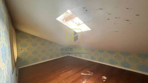 Moradia T4 a poucos passos da praia