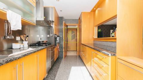 Apartamento T2 de luxo em Primeira Linha de Mar
