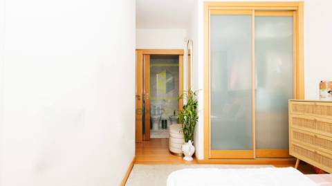 Apartamento T2 de luxo em Primeira Linha de Mar