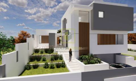 Moradia T4 em Construção