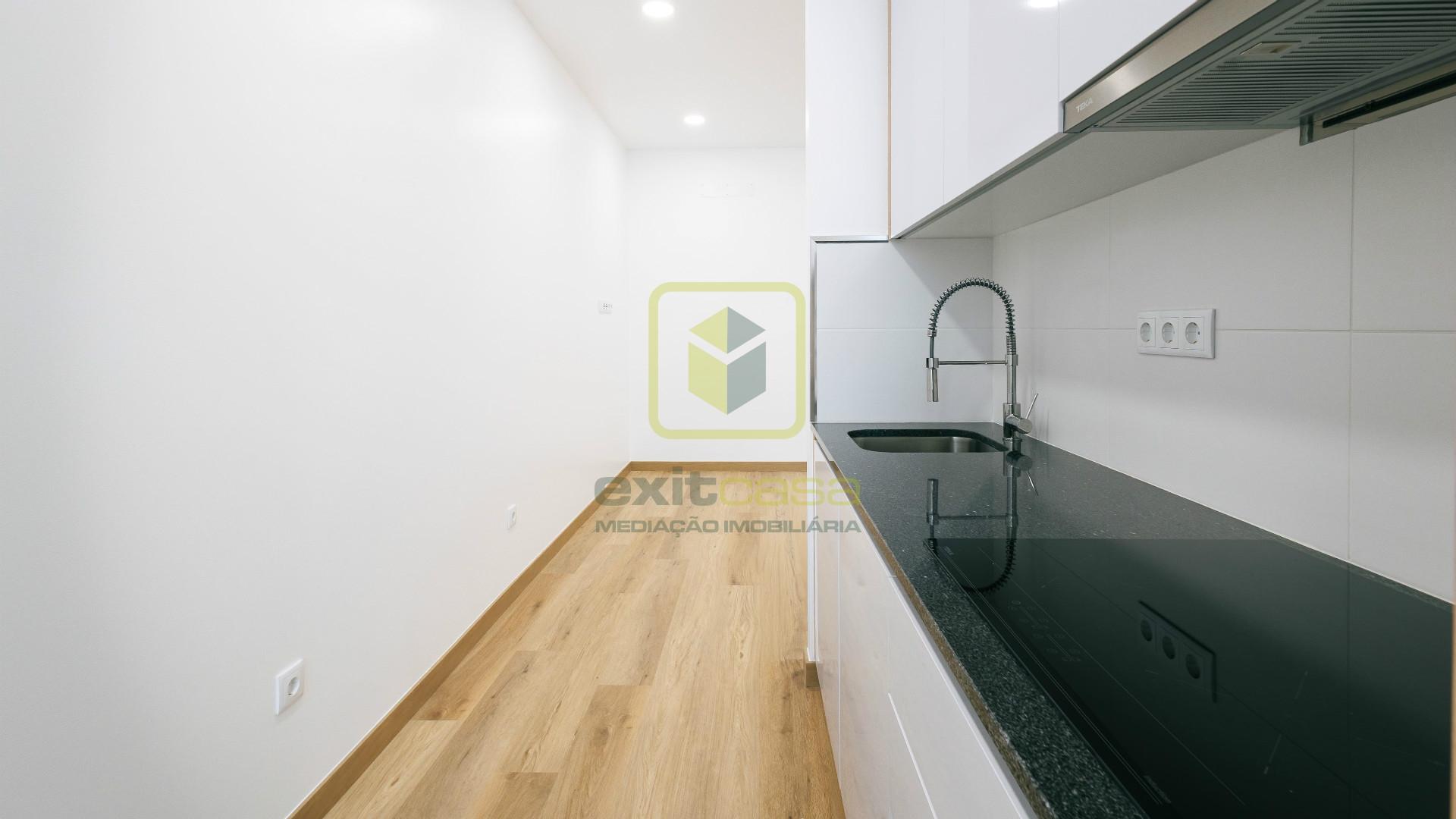 Apartamento T1 junto à praia