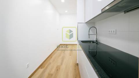 Apartamento T1 junto à praia