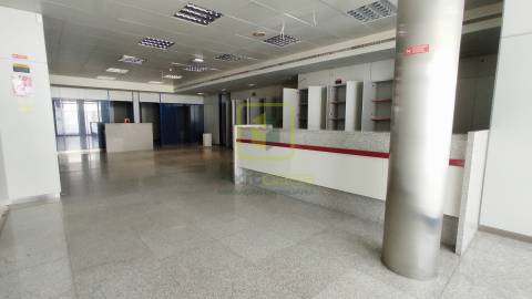 Loja para Arrendamento em Aveiro