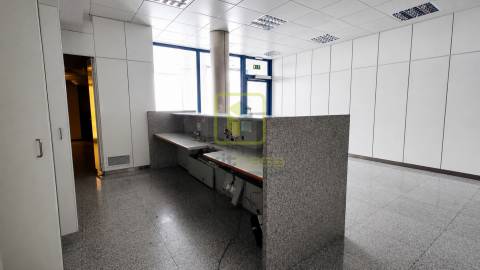 Loja para Arrendamento em Aveiro