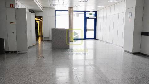 Loja para Arrendamento em Aveiro