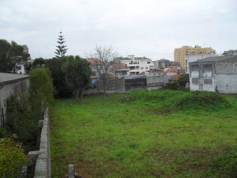 Terreno para Construção em Altura | Centro Da Areosa, Pedrouços, Maia