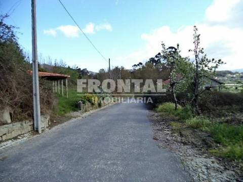Terrenos em Penafiel