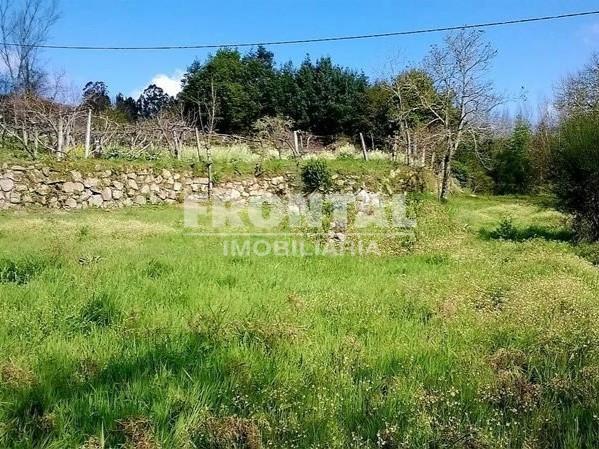 Terrenos em Penafiel