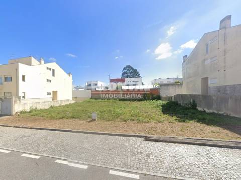Lotes de Terreno no Castêlo da Maia