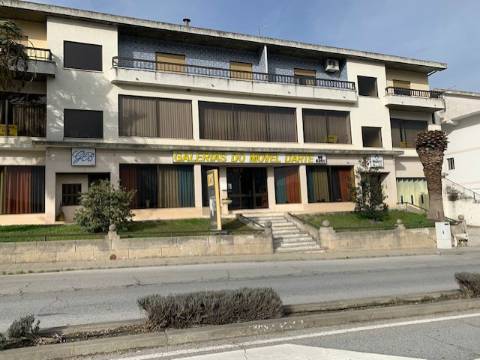 Loja comercial com 1200 m2 no centro de Vila Flor