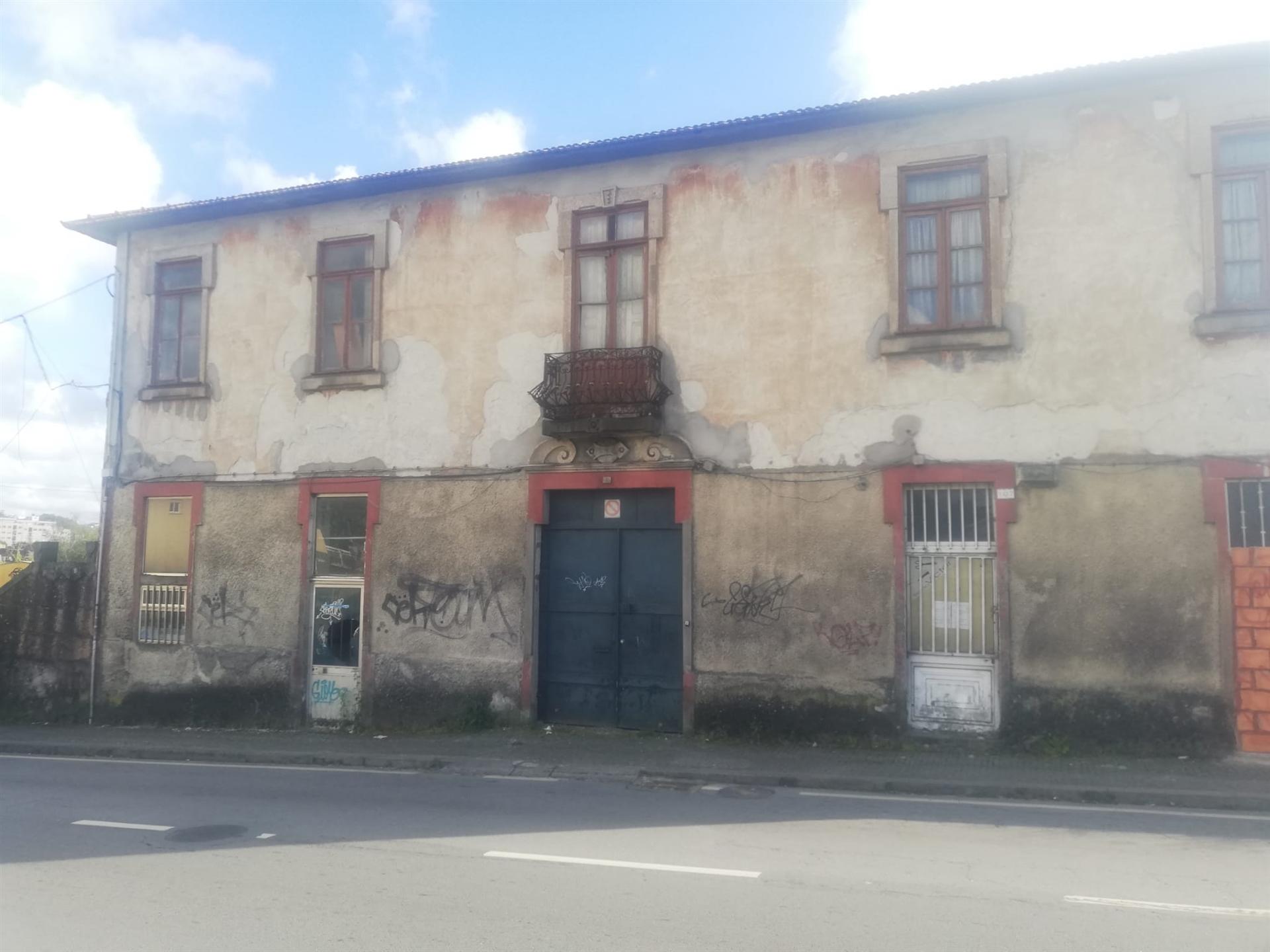 Moradia + Terreno - 6.558 m² | Fânzeres, Gondomar, Porto