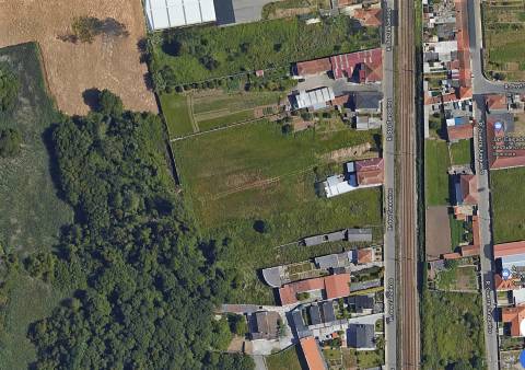 Terreno Rústico - 2.000 m² e 21,5 m de Frente | Próximo da Estação de Esmoriz, Ovar