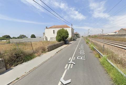 Terreno Rústico - 2.000 m² e 21,5 m de Frente | Próximo da Estação de Esmoriz, Ovar