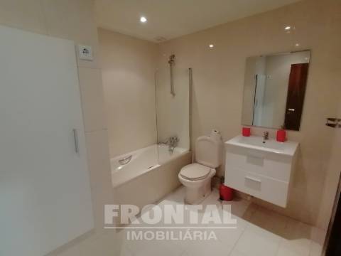 Moradia T3 Venda em Cedofeita, Santo Ildefonso, Sé, Miragaia, São Nicolau e Vitória,Porto