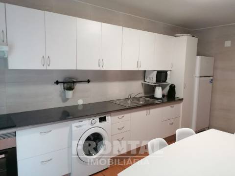 Moradia T3 Venda em Cedofeita, Santo Ildefonso, Sé, Miragaia, São Nicolau e Vitória,Porto