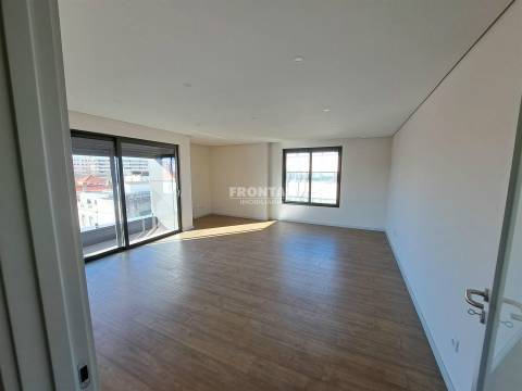Apartamento T4 - Arquitetura Contemporânea | Boavista, Porto