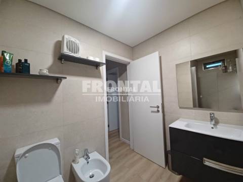 Moradia T3 c/ Piscina em Monte dos Burgos