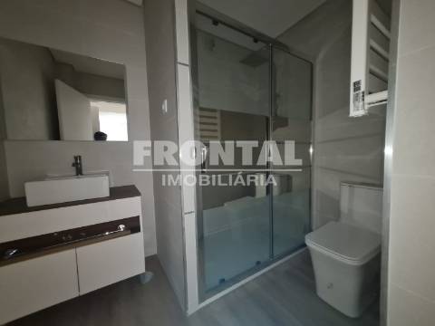 Fantástico Apartamento T2 + Loja | Cedofeita / Lapa (junto à Igreja da Lapa)