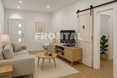 Fantástico Apartamento T2 + Loja | Cedofeita / Lapa (junto à Igreja da Lapa)