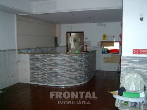 Loja 147m² Águas Santas | Montra Ampla | Ideal Comércio