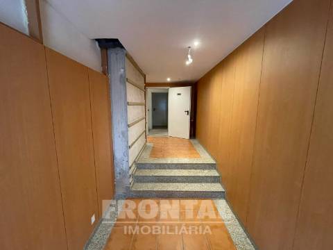 Apartamento T3 com Varandas, Suite e Garagem | Conforto e Excelente Localização