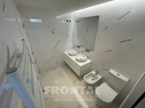 Apartamento T3 com Varandas, Suite e Garagem | Conforto e Excelente Localização