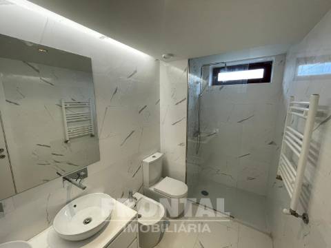 Apartamento T3 com Varandas, Suite e Garagem | Conforto e Excelente Localização