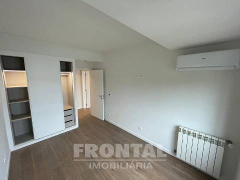 Apartamento T3 com Varandas, Suite e Garagem | Conforto e Excelente Localização