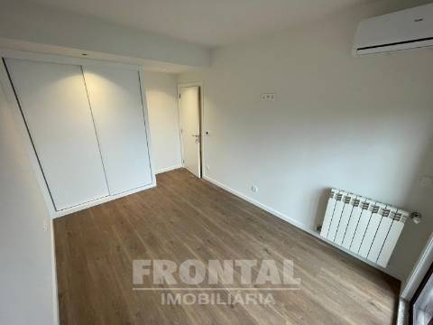 Apartamento T3 com Varandas, Suite e Garagem | Conforto e Excelente Localização