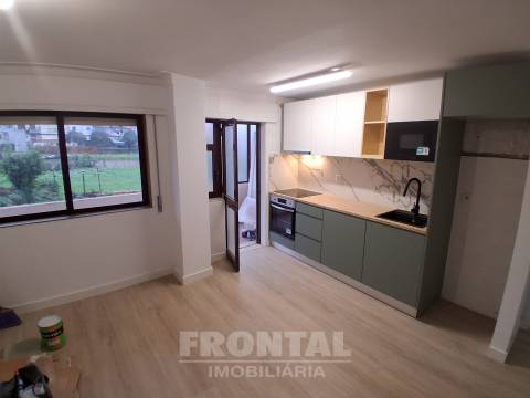 Apartamento T2 em Fase Final de Remodelação | Duas Frentes | Rio Tinto, Gondomar