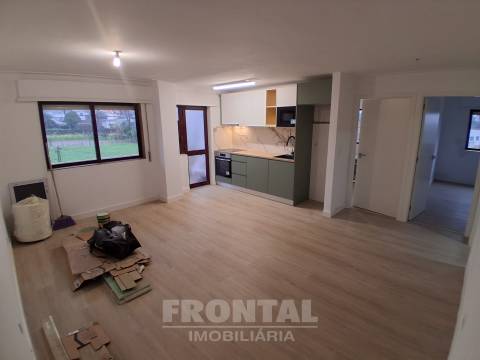 Apartamento T2 em Fase Final de Remodelação | Duas Frentes | Rio Tinto, Gondomar