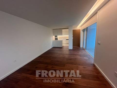 O SEU NOVO T1 DE SONHO NO CENTRO DO PORTO COM GARAGEM!