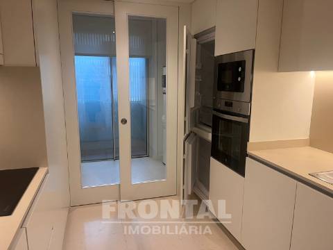 O SEU NOVO T1 DE SONHO NO CENTRO DO PORTO COM GARAGEM!