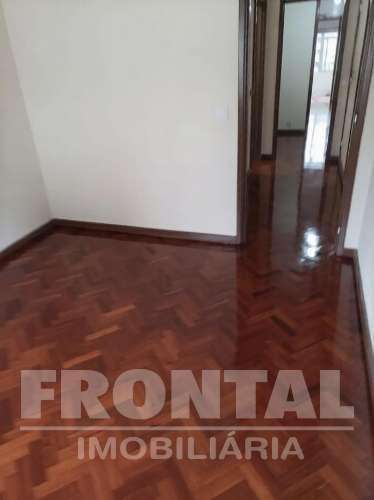 Apartamento T4 Totalmente remodelado à venda | Localização central no Porto