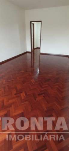 Apartamento T4 Totalmente remodelado à venda | Localização central no Porto