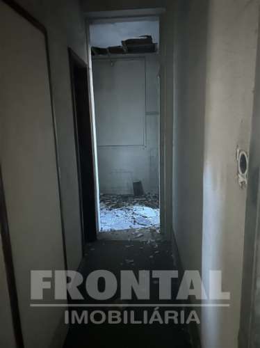 Terreno com Casa e Armazém - 423 m2 | Milheirós, Maia