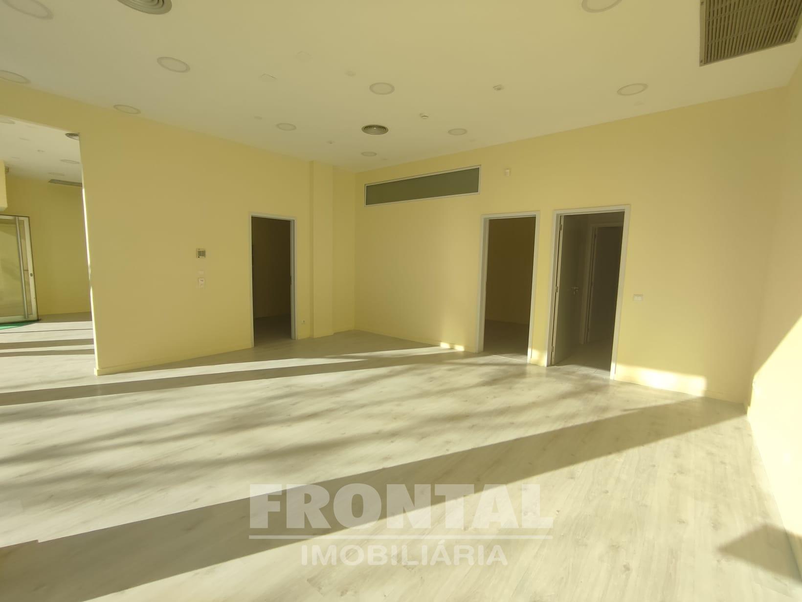 Loja Comercial com 99,97 m² - Alto Potencial de Negócio | São Mamede de Infesta