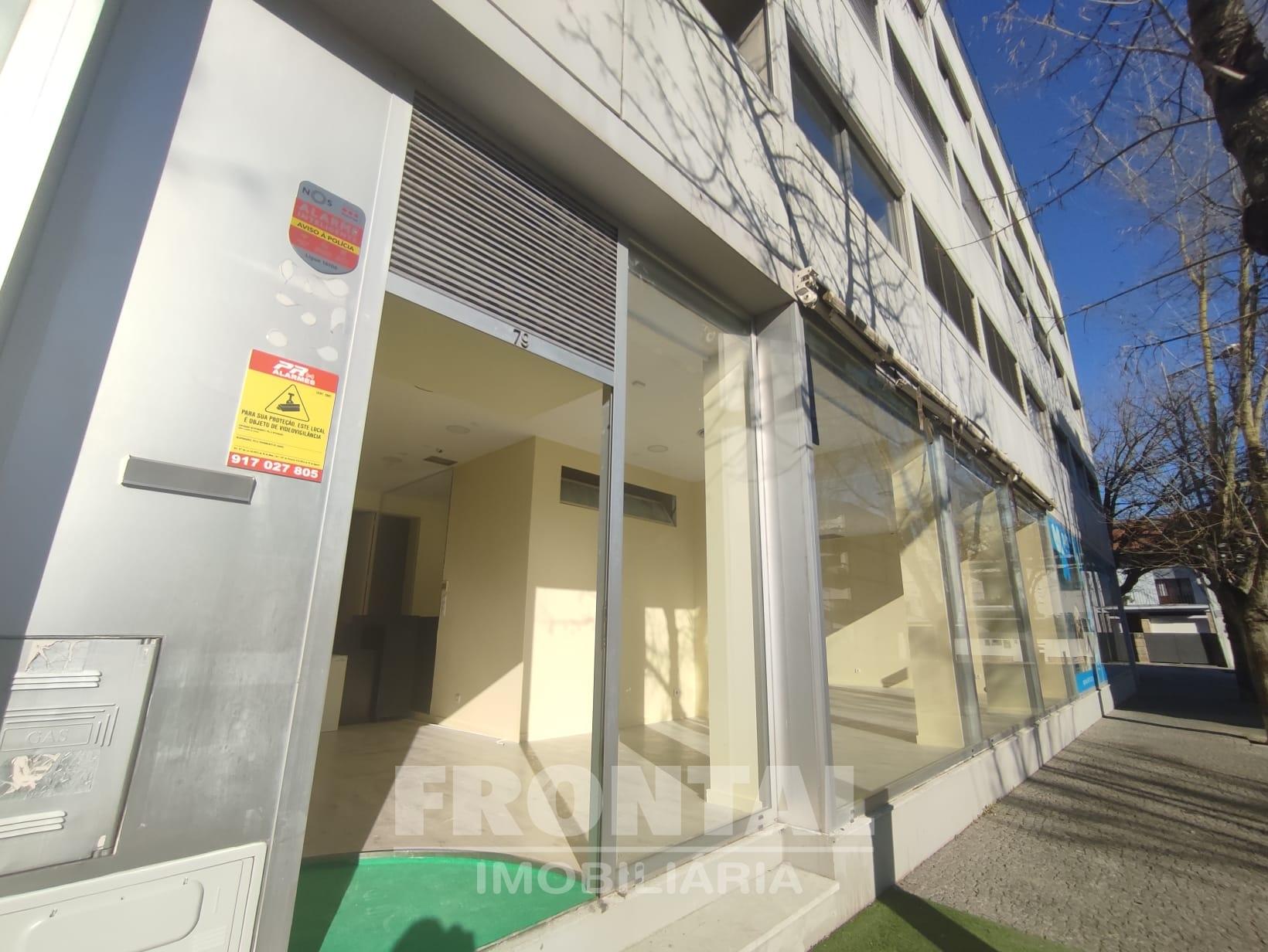 Loja Comercial com 99,97 m² - Alto Potencial de Negócio | São Mamede de Infesta