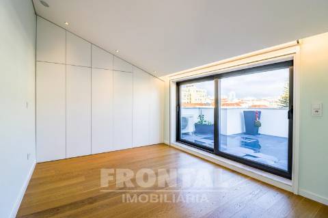 Penthouse com Dois Terraços e Vista Mar | Centro De Espinho, Espinho