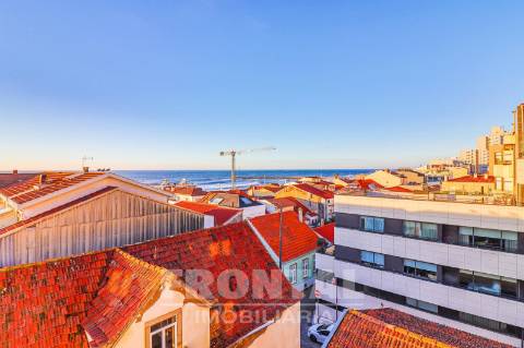 Penthouse com Dois Terraços e Vista Mar | Centro De Espinho, Espinho