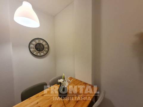 Apartamento T1+1 Remodelado no Centro do Porto – Pronto a Habitar