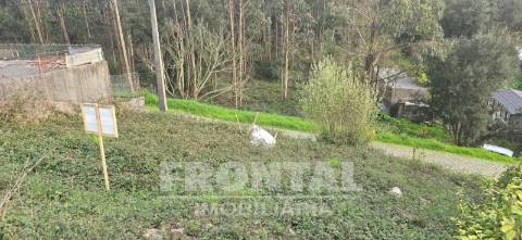 Terreno com 385 m2 e 14m de Frente em Zona Habitacional | Alfena, Valongo