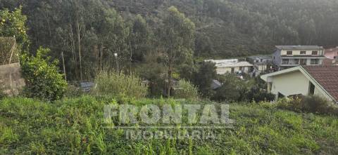 Terreno com 385 m2 e 14m de Frente em Zona Habitacional | Alfena, Valongo