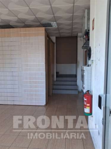 Armazém para Arrendamento - 957 m² | Cais Privado | Touguinhó, Vila Do Conde