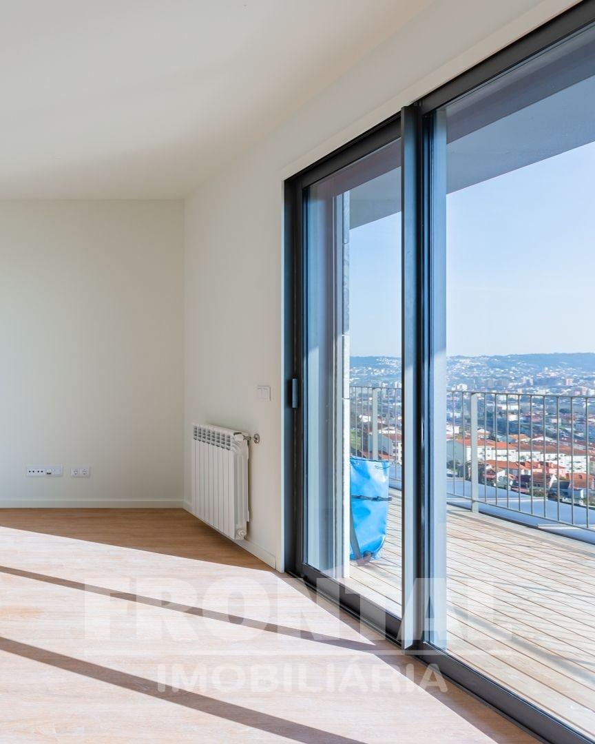 T1 - Terraço com 39,50m2, panorâmico, com cobertura.