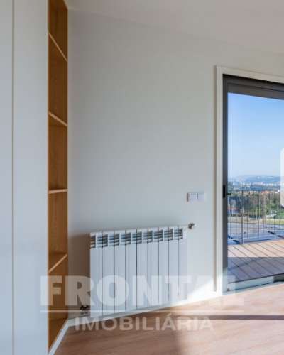 T1 - Terraço com 39,50m2, panorâmico, com cobertura.