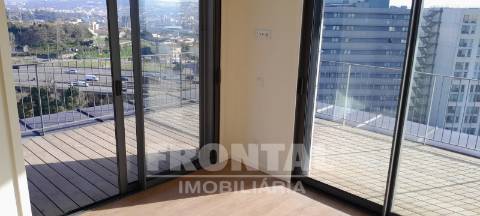 T1 - Terraço com 39,50m2, panorâmico, com cobertura.